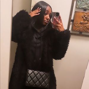 Meet your Posher, Ainye